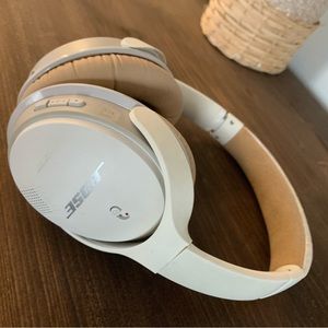Bose SoundLink Over-Ear Bluetooth Headphones